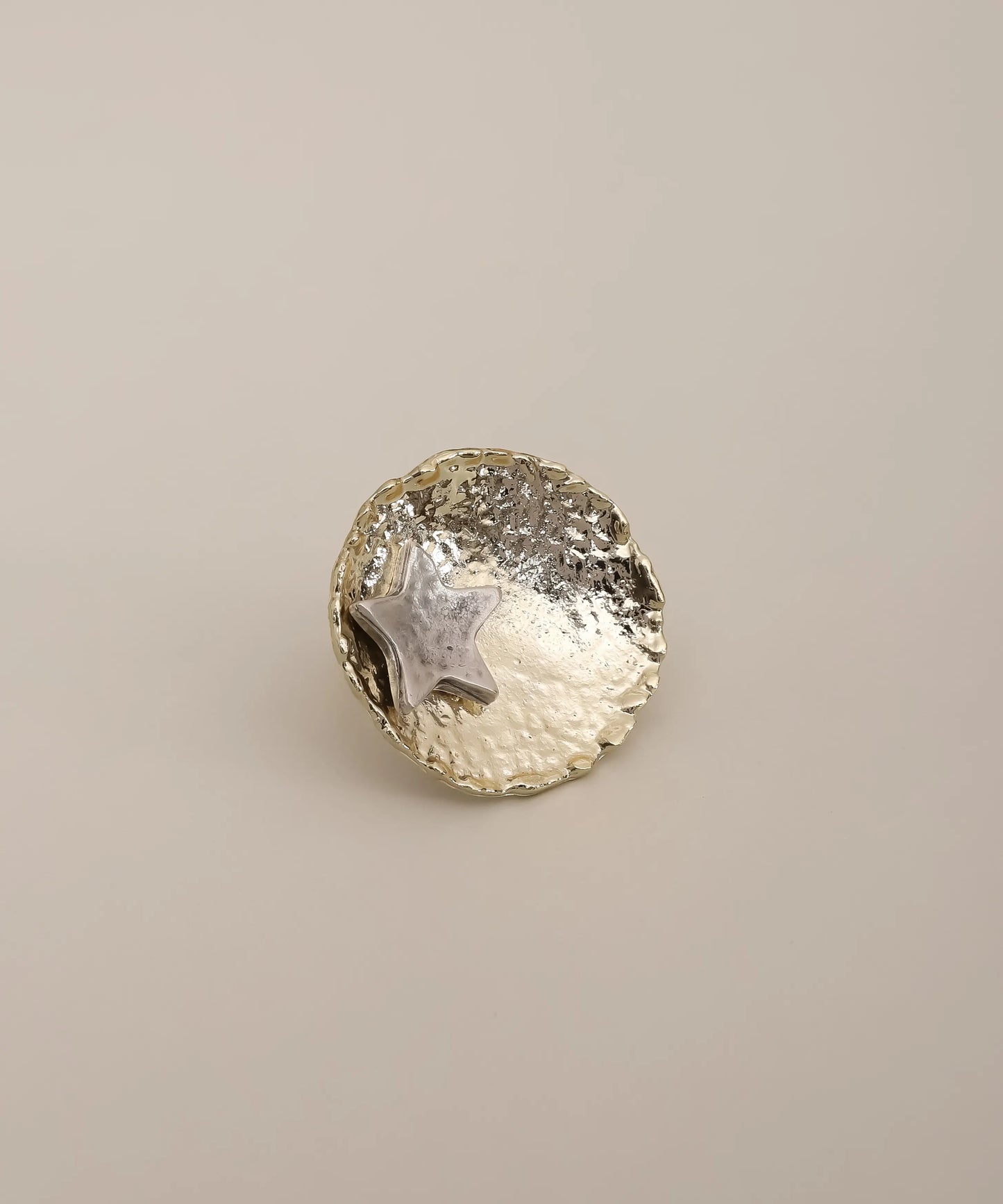 Hammered Disc Starfish Accent Ring Gold Silver Adjustable