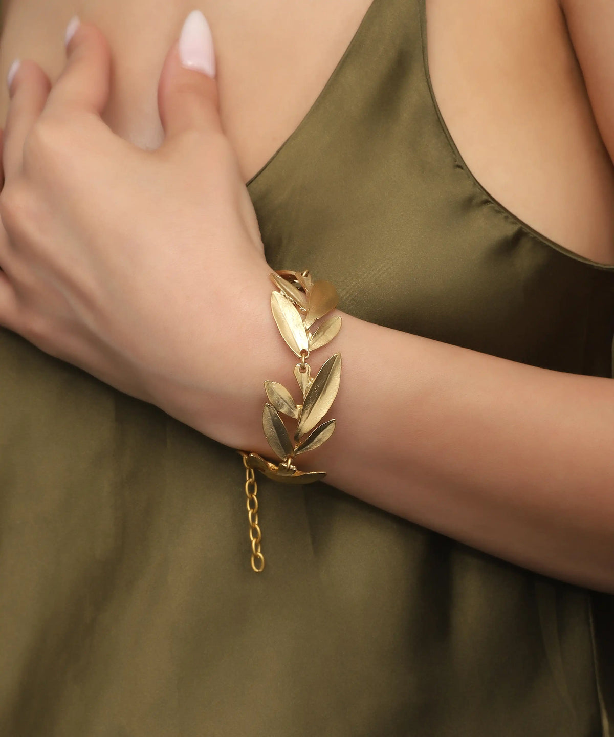 Gold Leaf Link Bracelet