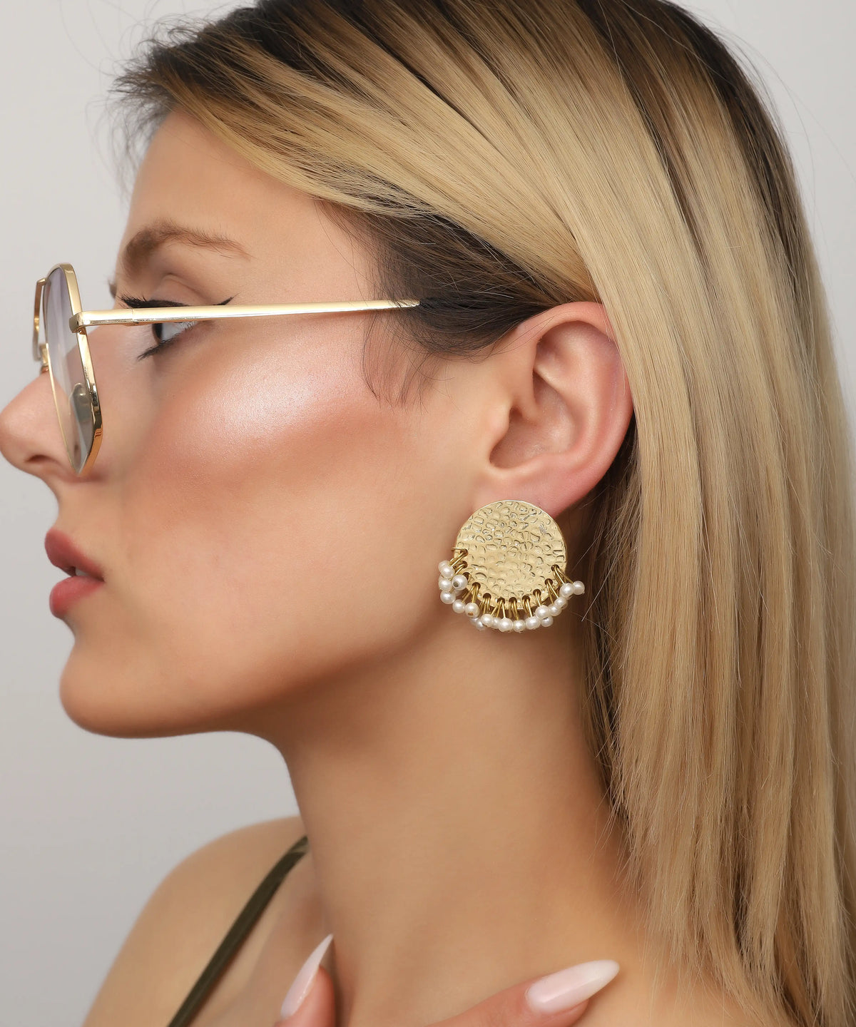 Gold Textured Open Circle Statement Earrings – Modern Sculptural Design