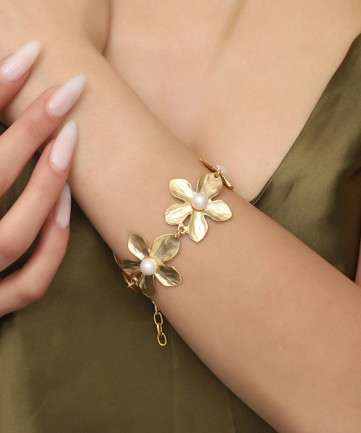 Gold Flower Pearl Bracelet – Elegant Floral Statement Jewelry