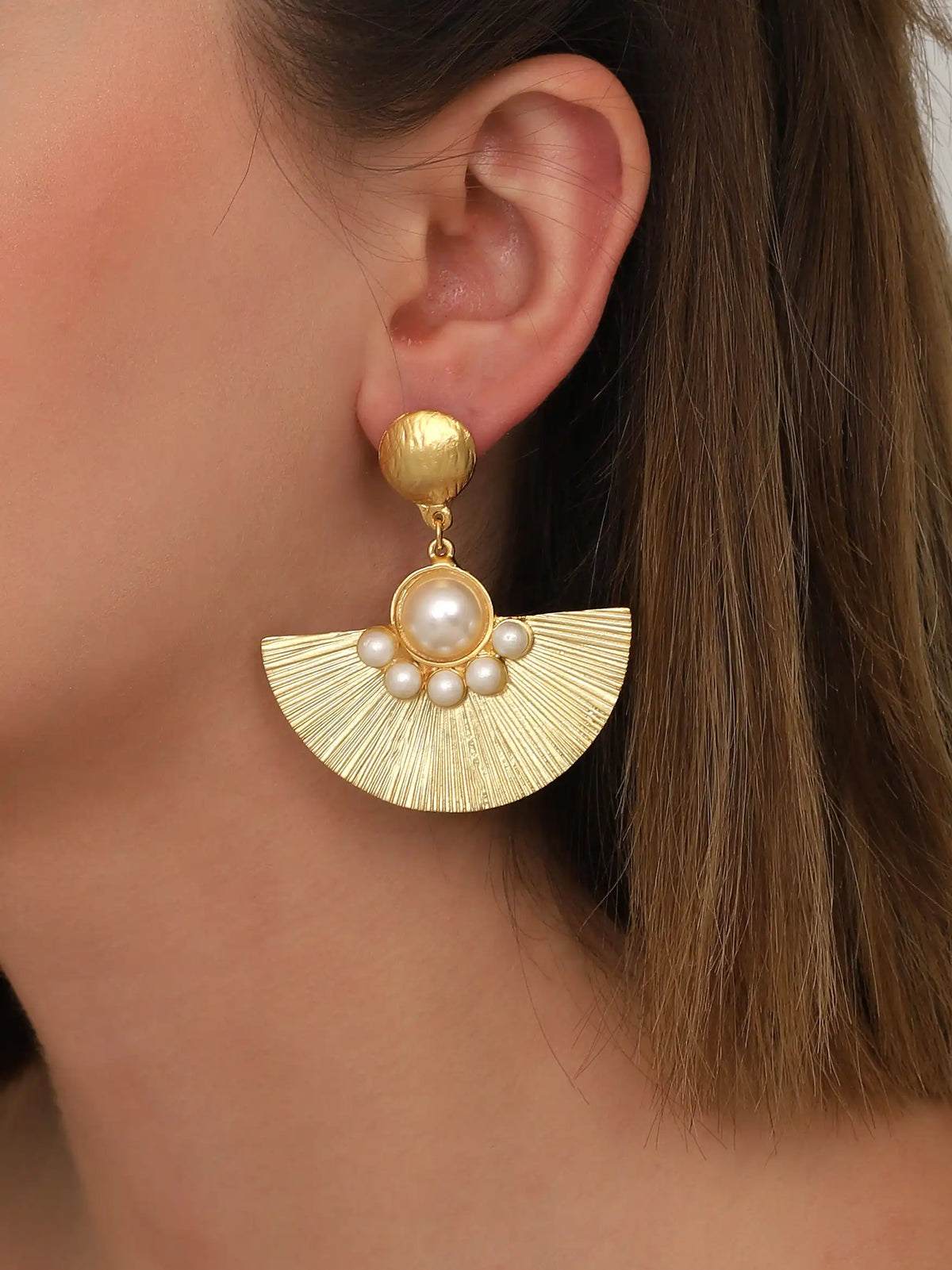 Gold Fan Pearl Statement Earrings – Textured Sunburst Drop Design