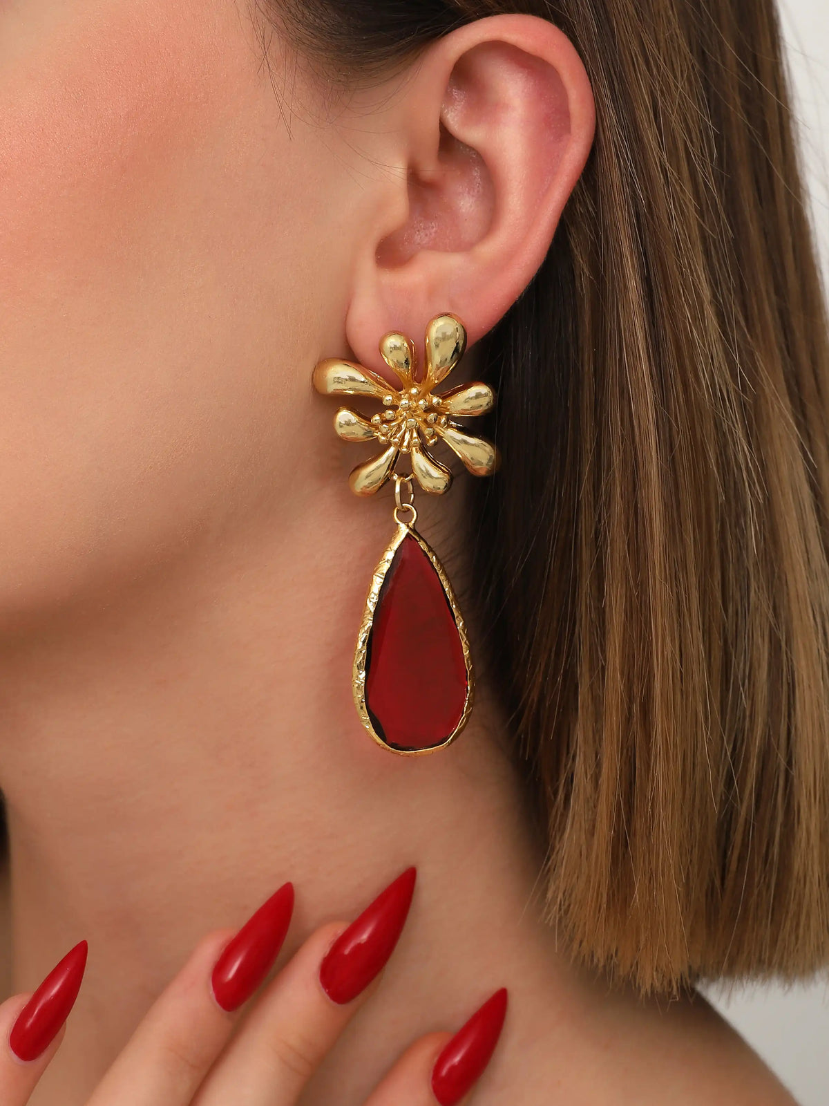 Gold Red Teardrop Flower Earrings – Bold Floral Statement Design