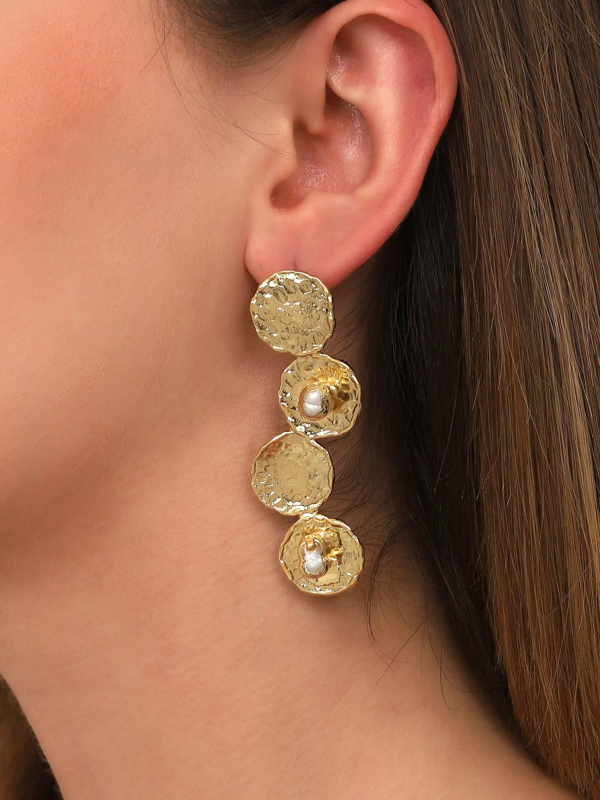 Gold Hammered Disc Pearl Linear Earrings – Textured Statement Drop Design