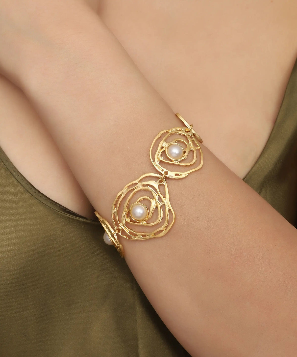 Gold Pearl Rose Link Bracelet