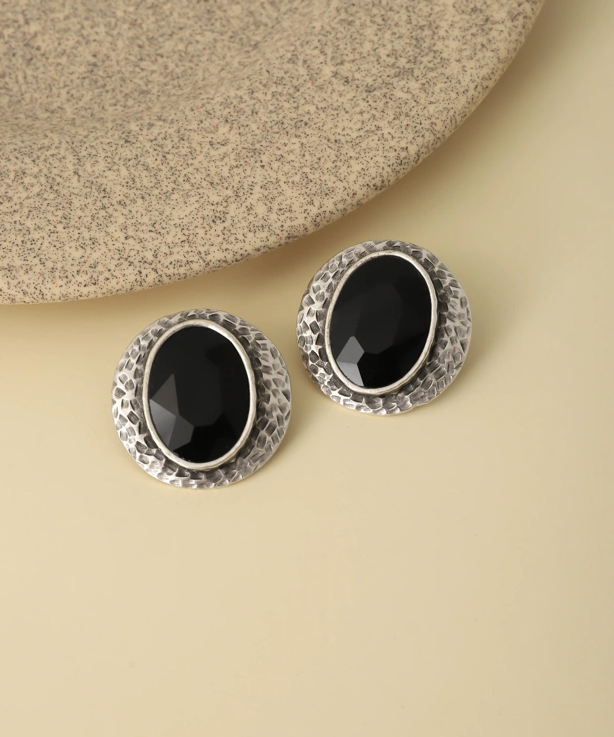 Vintage Silver Black Oval Stud Earrings